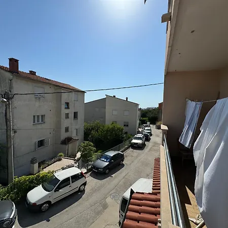 Attractive High Quality Friendly *